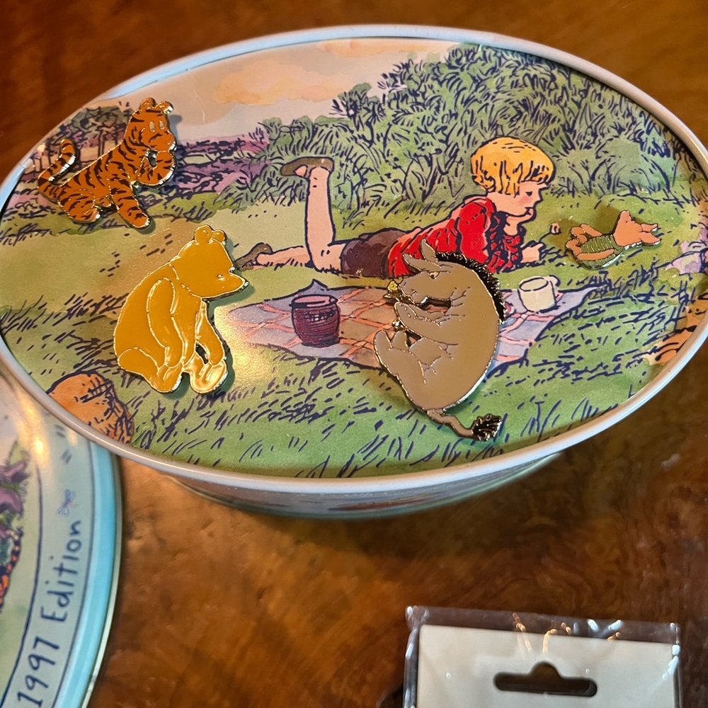 Classic Winnie the Pooh Pin Set 1997 Edition + Eeyore Oh Bother Stamp Disney Pin - Picture 5 of 7